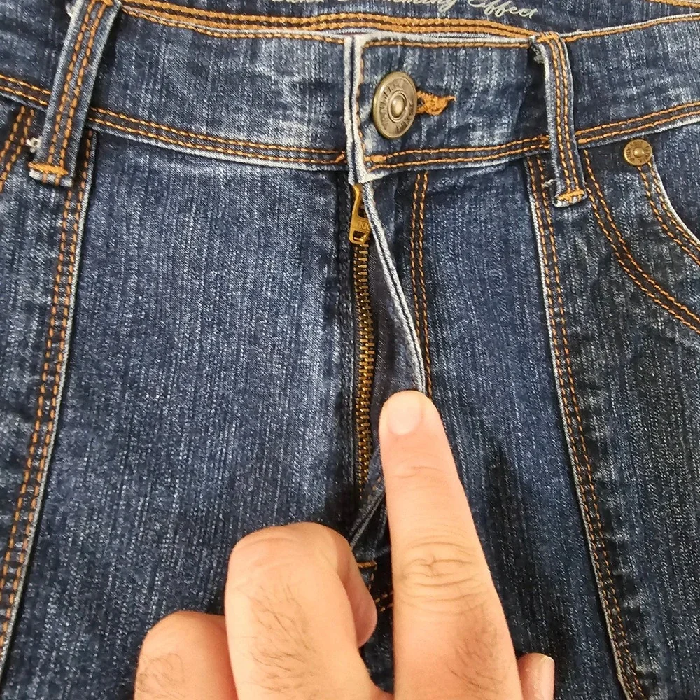 Gloria Vanderbilt Womens Bermuda Denim Shorts Blue Slimming Effect Size 10 - Picture 5 of 8